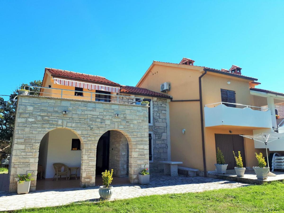 Apartments Morena Rakalj 외부 사진